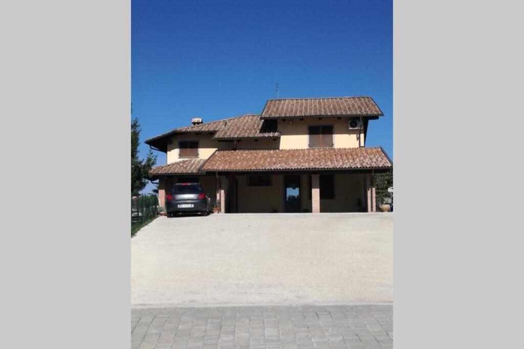 Casa Vacanze LILIANA Priocca Esterno foto